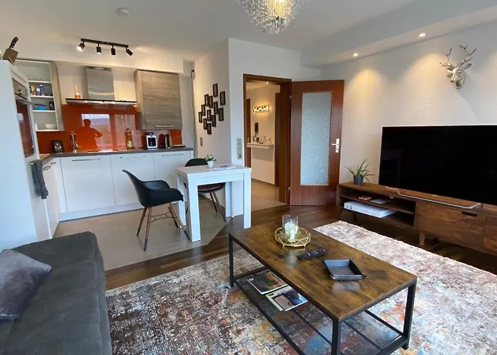 EXKLUSIVE WOHNUNG, TOP AUSGESTATTET in IDYL NATUR