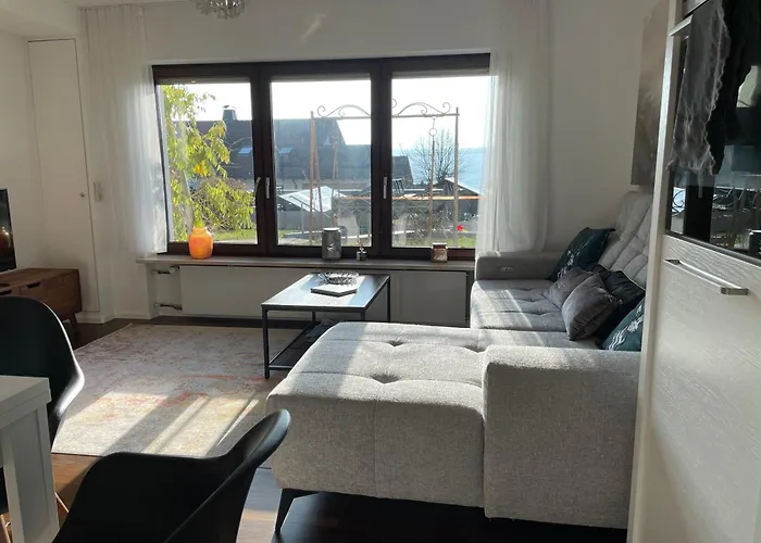 EXKLUSIVE WOHNUNG, TOP AUSGESTATTET in IDYL NATUR