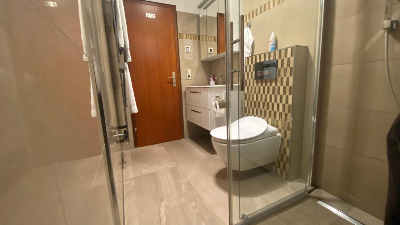 Apartment Exklusive Wohnung, Ausgestattet In Idyl