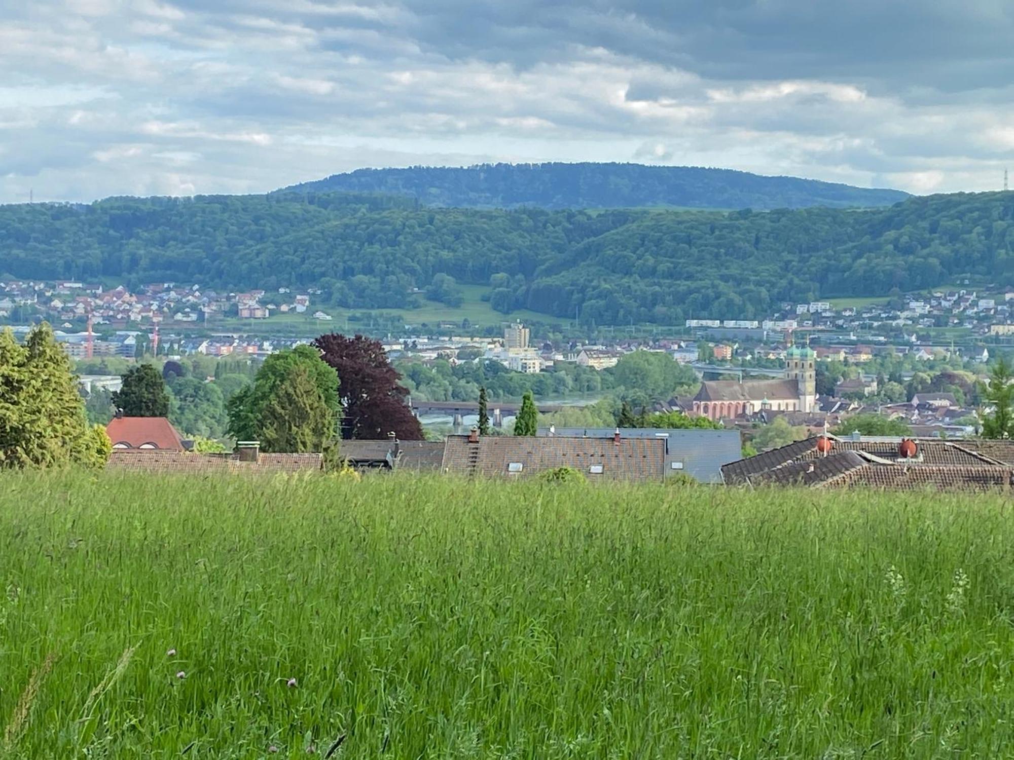 Exklusive Wohnung, Ausgestattet In Idyl *